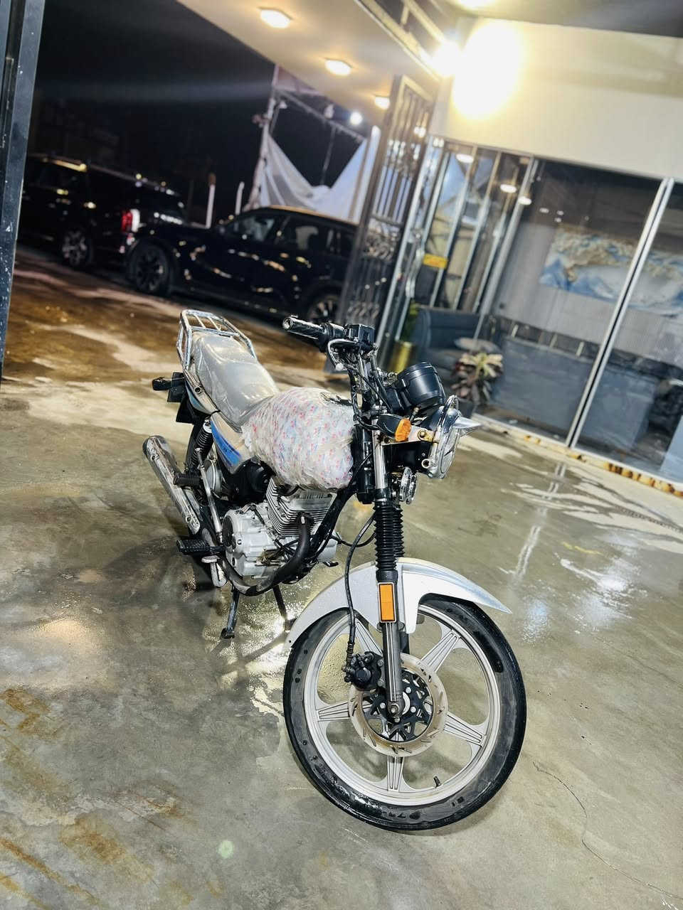 للبيع دايون عضم موديل 20طالعه بل 21 أوراق اصولي دراجه برغي مفتوح بيهه محرك اخرس مينسمع عوزها ترتيبات بسيطه متكلف 25 الف لان متروكه دراجه مكان كربلاء حي الحر لاستفسار خاص أو لاتصال ***********
