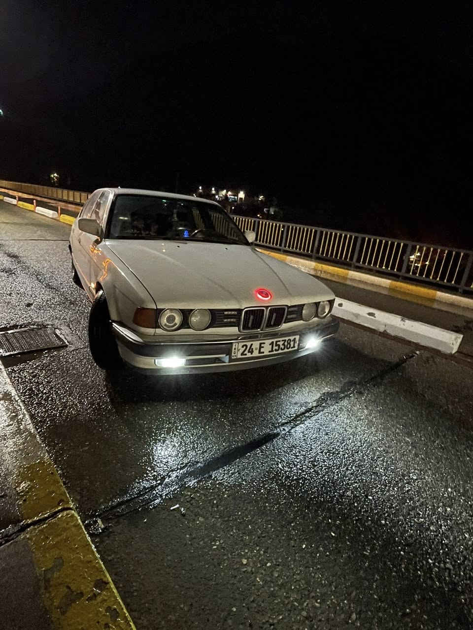 من رخصه صاحب الكروب
بي ام دبليو. 735 كير ومحرك بشرط نضافه فول مابيها اي نقصر وايرمنيه. كلو جديد سياره بدون صبغ بدون  دعم بيها نقص. واحد اي هو اكسنها برادله تبديل طخم تايات جديد تبريد تدفئه كلو شغال ***********. عل واتساب هم متواجد مكان السياره دهوك السياره عليها غرامه 120 ألف فقط تنزل من سعرها السعر 65 $ وبي مجال للطيبين
