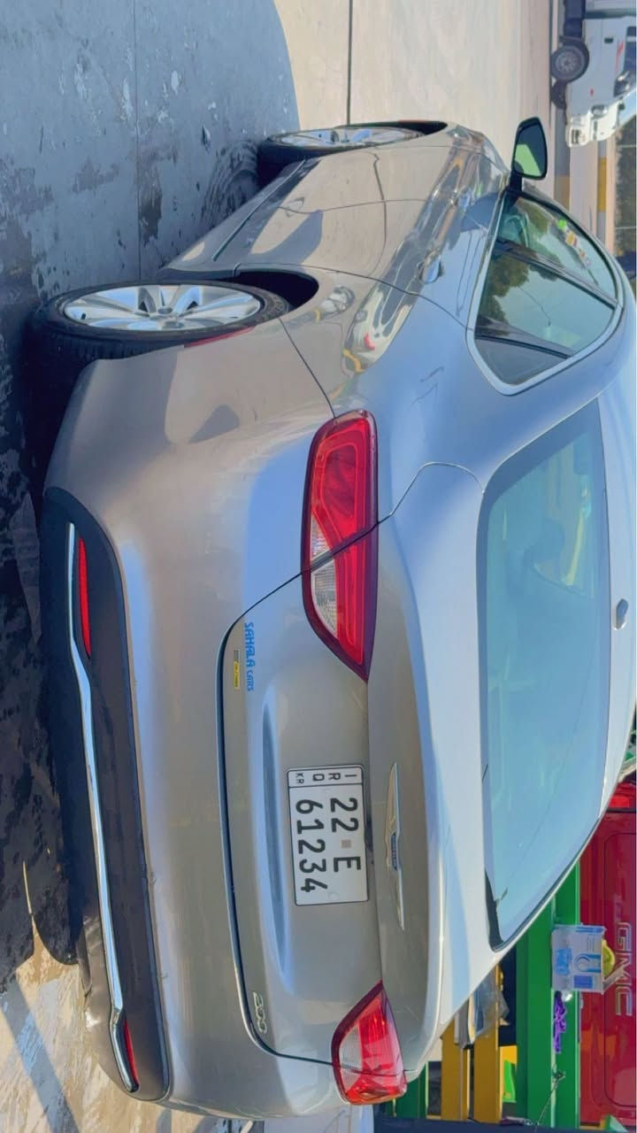 كلايسلر C200  موديل 2016وارد امريكي حادث جاملغ ايسر وباب السائق وهنا صار بيهه طخة جاملغ ايمن ع البارد بجم كبس ايرباك بردت فقط مكينه 4  كير ماوس 9 نمر كشن السائق كهرباء شاشه لمس السعر 107 رقم اربيل جديد وهذا رقمي ***********
