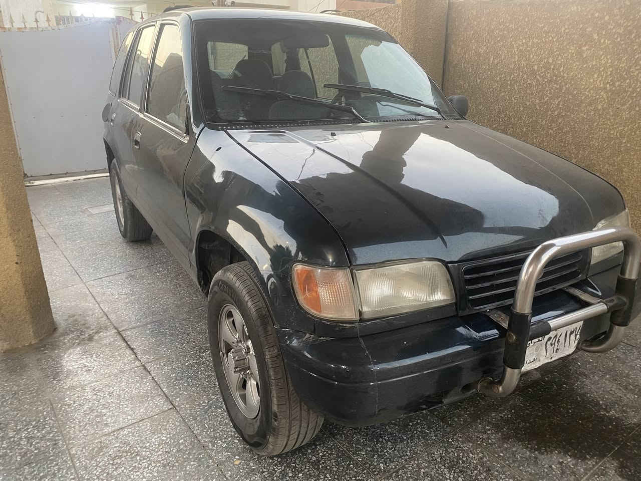 السلام عليكم
للجنايه فقط 

كيا سبورتج ١٩٩٤ 
رقم انكليزي جديد
هزه جديده 
حداديه امامي خلفي جديد
تدفئه وتبريد  كامل 
غرفه جديده 
تعمير كامل من الصفر وعندي صورها كبل التعمير 

كير محرك جديد مال كصه 
منضومه بريك كامله جديد
كهربائيات كلها شغاله وكل الضفاير جديده مال كصه
باتري جديد 

السياره متعوب عليها هواي.  المو شراي ليعلق 

السعر ٥٥ وبيها مجال قليل.

جماعة الاربعينات لتعلق  لان متعرف السياره شكد مصروف عليها ومتعوب عليها  

شرط تجيب سمكري وفيتر وحداد صدر وكهربائي يله تجي وهمه يشوفوها اللك. 

*********** 
العنوان /بغداد/سلمان باك /المدائن
