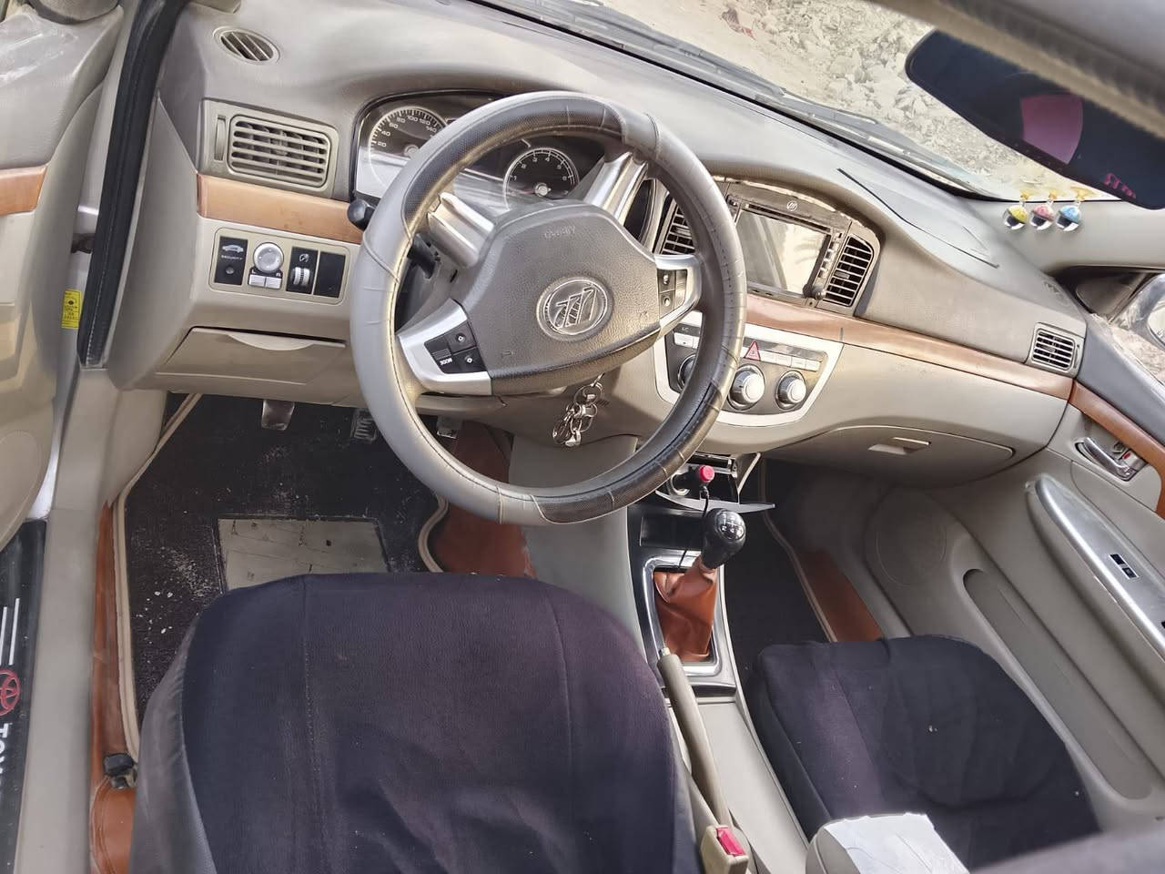 سلام عليكم ليفان 620 لبيع موديل 2012 سعرهه 48 وبيهه مجال تفاصل اتصل ***********
مكان كربلاء الحسينيه
