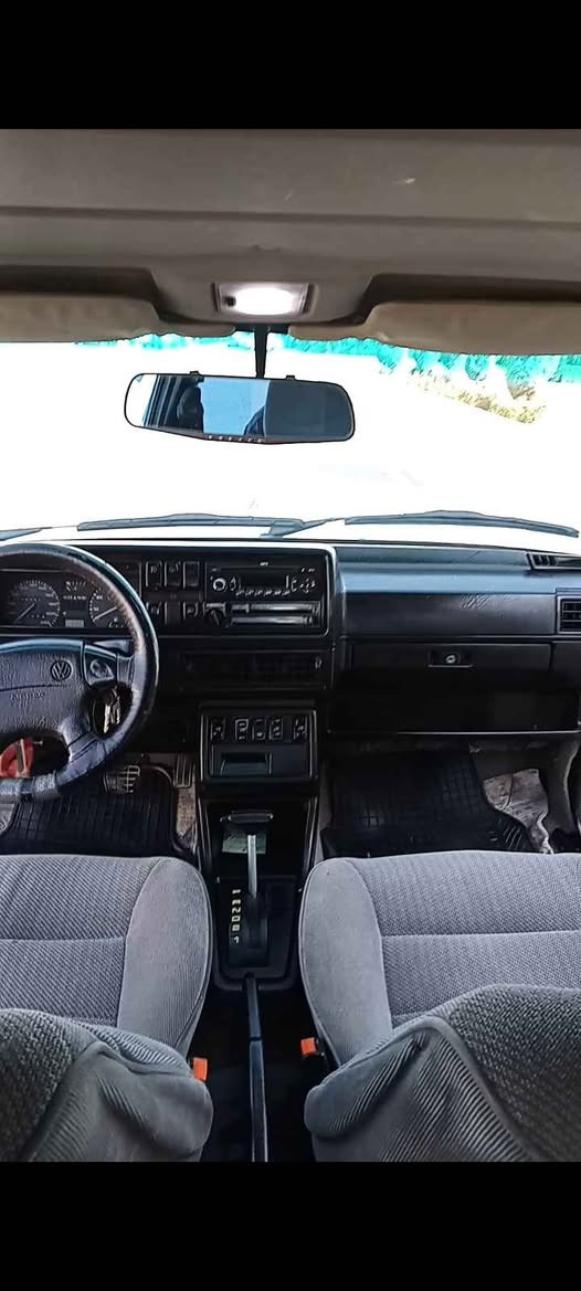 فؤكس واكن بؤ فرؤشتن موديل 1990 تؤماتيك ته بريد كيرو مه كينه و ته بريد به شه رت سئ بارجه ي به مبه ده عموليدراوي نيه ره قه م سليماني سه نه وي به سه ر جوه ته حويل برا وه خرا مه به شه رت يه ك دينار مه سره في تيا نيه سعري 38$وه ره قه و معا مه له بؤ زا نيا ري به يوه ندي بكه به *********** السليمانية, العراق
