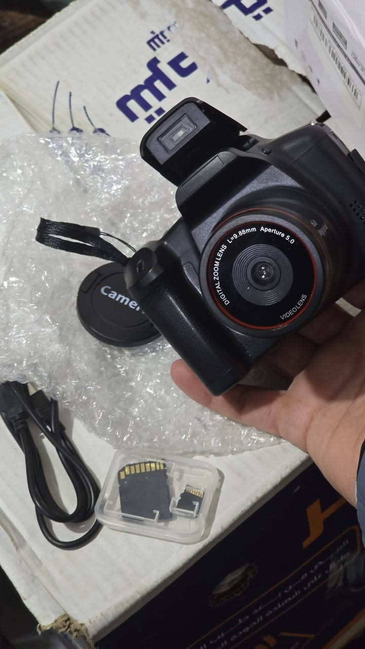 كاميرا ديجيتال احترافية للتصوير الفوتوغرافي زووم X16 وشاشة 2.4 بوصة HD و دقة تصوير 16 ميجا بيكسل 
وياها الشاحنة و رام صغير ورام كبير  
انطيني سعر وبلعافية 
***********
