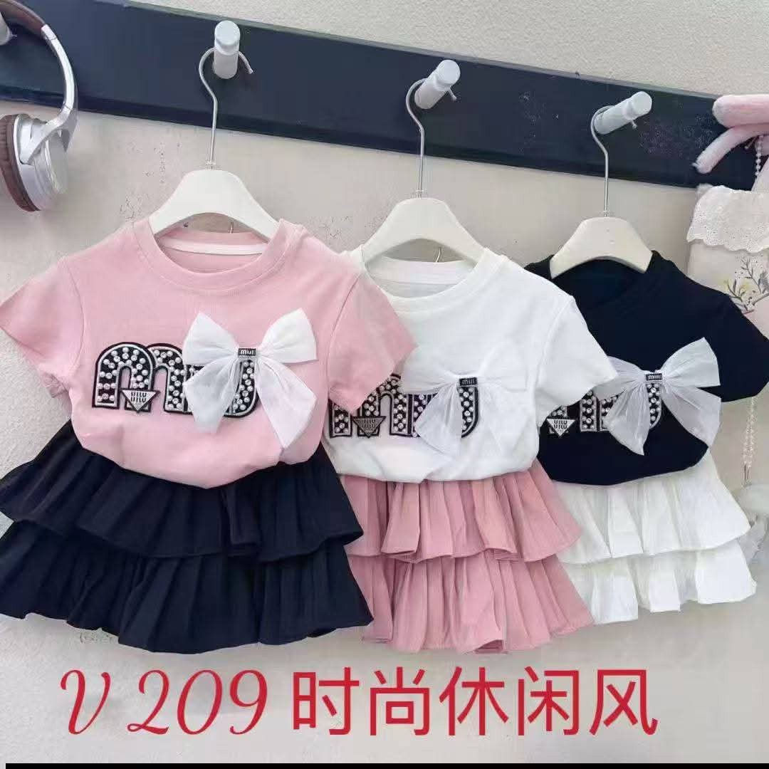 #فقط_8الف_قطعتين_ب15
#موسم_جديد_صيفي .2026  #متوفر_توصيل 🛵🛵
سوووت  بناتي تنوره😍  #سعر8000الاف❤️ 
قياس من سنه الئ 5سنه
#العنوان
#الفرع_الاول_شارع_باتا_مجاور_صيدليه_ملاك
#الفرع_الثاني_سماوه_سوك_فركاني_مول_دبي_طابق_الارضي
متوفر توصيل 🏍️واتساب***********
