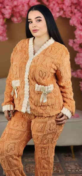 تراكات الخامه فرو خاولي تجنن😍
القياسات اكس لارج اكسين لارج👗
الصدمه السعر بس القطعه 10,000 دينار😱
اثنين ب 20
للتواصل واتساب:*********** 
 او مراسله الصفحه خاص
