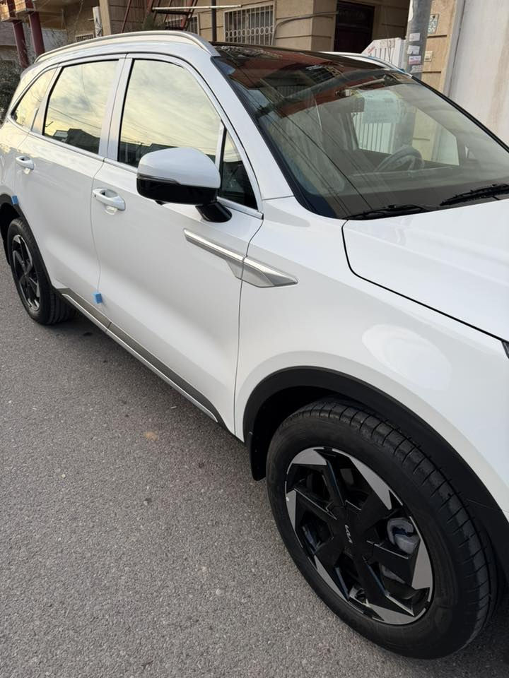 سورنتو ٢٠٢٥ اربعة سلندر فوول مواصفات للبيع رقم أربيل زيرو ماشي الف فقط بعدها بفابلون الشركة ضمان خمس سنوات شركة كيا نيم مكان السيارة أربيل 
المواصفات 
بانوراما 
كشنات جلد بلادي تدفئة تبريد 
أربع كامرات ٣٦٠ درجة 
حساسات امامية ٦ 
حساسات خلفية ٦ 
اوتو ستوب توقف ذاتي عند الرجوع للخلف 
رادار خلفي 
كامرات تشتغل بالدشبول يمين يسار 
كير ماوس 
ويل حجم ١٩ انج
وبعد بيها مواصفات 
سيارة زيرو ماشي فقط الف كيلو 
للاستفسار 
***********
***********
