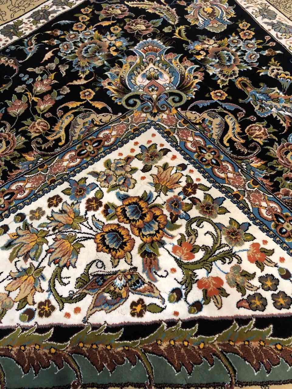 زوليه كاشان  ١٠٠٠  شانه قياس ٣x٤  استعمال قليل


**إذا كنت صاحب هذا الإعلان وتريد حذفه لأي سبب، رجاءا أرسل رسالة إلى الدعم الفني**