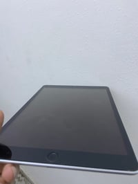 ايباد ٩ • نضيف • بطارية ٩١%
