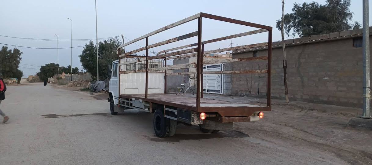 سلام عليكم سياره مارسدس خرسه للبيع رقم نينوى تخم تاير حداديه جديده كهربائيّات كله  دوشمه جديده مكينه صلاح الدين لا بخار ولا تنقيص كير اكسن فرين دكسن مكفولات سياره جاهزه واسط الكوت شراي يتصل مكلف بل نشر مكلف بل نشر ***********
