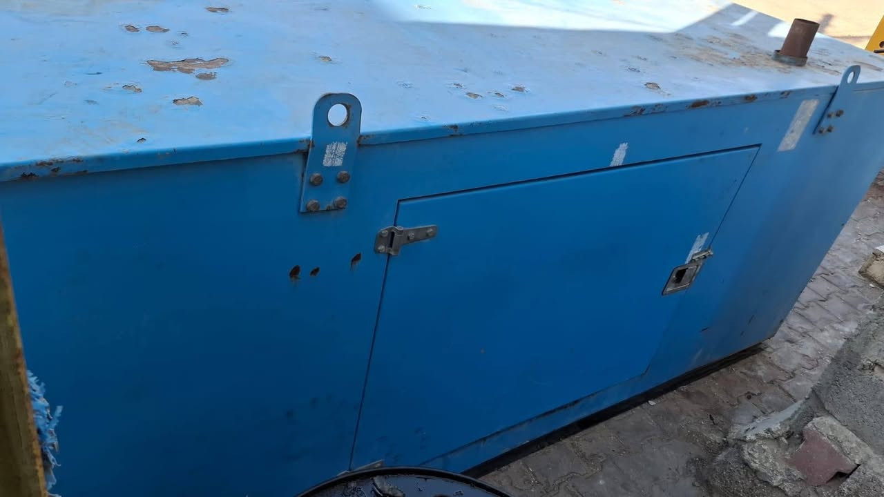 بيركنز انكليزي 33كيفي كاتم 95/100 شرط كفالة المكان البصره ***********
