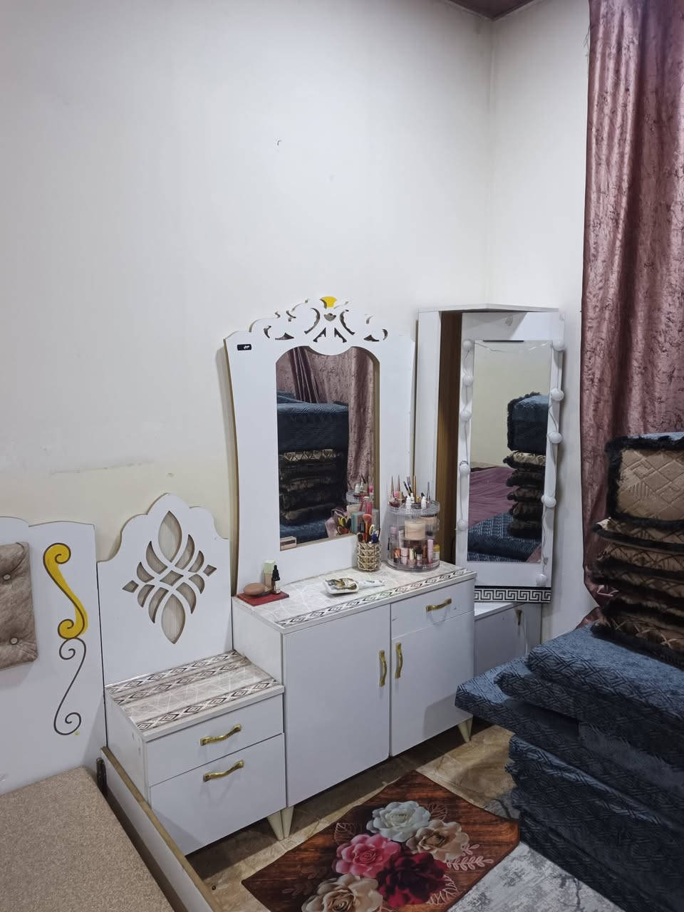 للبيع 350
*********** حي العسكري
