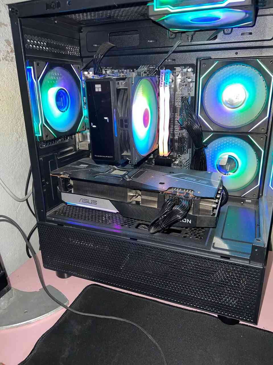 كيس البيع
Amd R 5 7 600x
Amd RX6700xt asus tuf gemng 
por750w
M.2 1t gn4
مبرد هواي زت ماتك  بي شاشة 120
B650m 
RAM DDR5 2 16gb 6000hz 

السعر مليون 1400
بغداد سبع قصور
هاذا رقمي عل واتساب ***********
