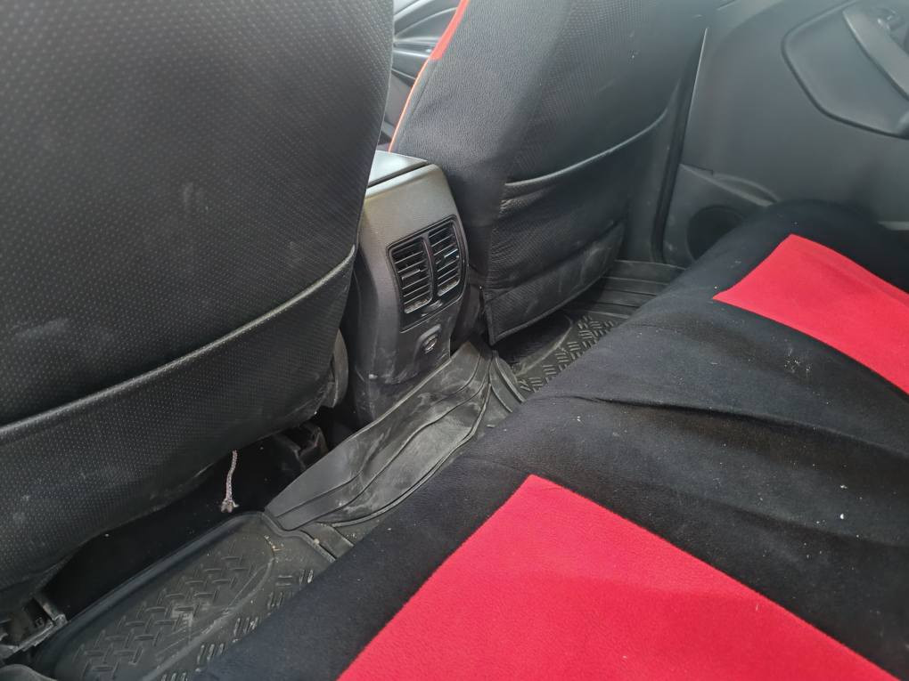 ***********
103 $
فۆڕد ئیسکەیپ 2014
شەریکەی نیڤا
مەکینە 25
مواسەفات بەسمەو شاشەو  کامێرا تەبرید مەرکەزی ویل کەپ نمونە لەجوانی و پاکی بۆنیت و دەرگایەکی بۆیاخە بەبێ ناو بێ ئێرباگ سەنەوی تا 2029 نوێیە 140 میل ڕۆشتوە .... رانية, السليمانية
