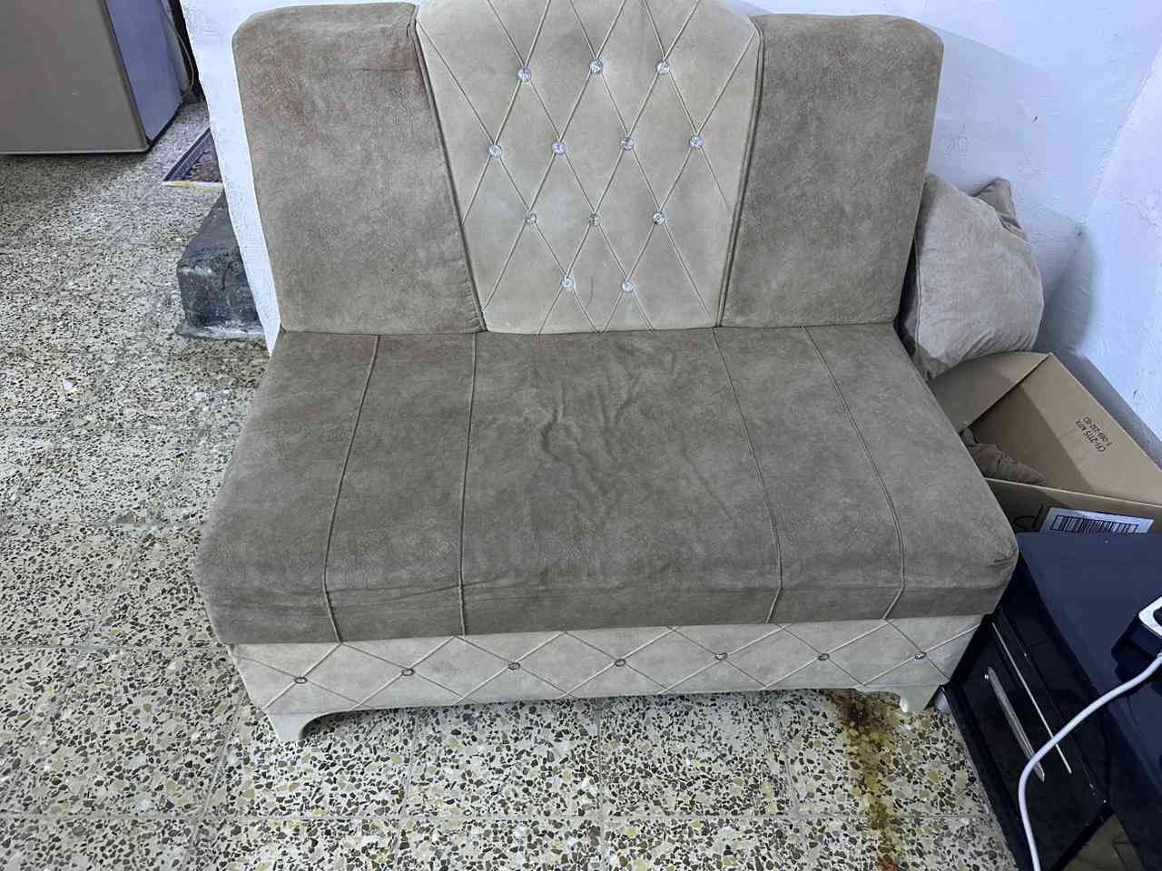 السلام عليكم غراض للبيع كل من وسعره المكان مدينه الصدر *********** الجرابي العديد3
