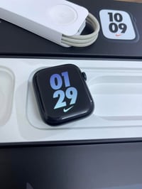 WATCH 7 Nike لون مدنايت  حجم 45  🔋94%  ملحقات كاملة سير عادي السعر 200...