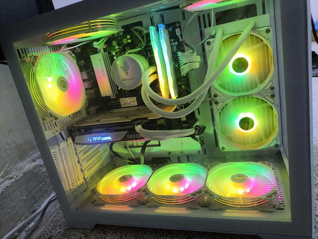 السلام عليكم

تجميعه قوية لونها ابيض للبيع ويه ملحقاتها

المواصفات

R5 8600g
B650 asus ابيض
32g ram ddr5 team group ابيض
Rtx 4070 12g zotac
240mm cooler ابيض
1t m.2 team group 
750w gold ابيض
Case 7 fan rgb ابيض

الملحقات
ماوس مودل d ابيض
كيبورد ريدراغون ابيض
Ups1500va

السعر 2100 وبي مجال للشراي

مكاني بغداد الدورة ما عندي توصيل


**إذا كنت صاحب هذا الإعلان وتريد حذفه لأي سبب، رجاءا أرسل رسالة إلى الدعم الفني**