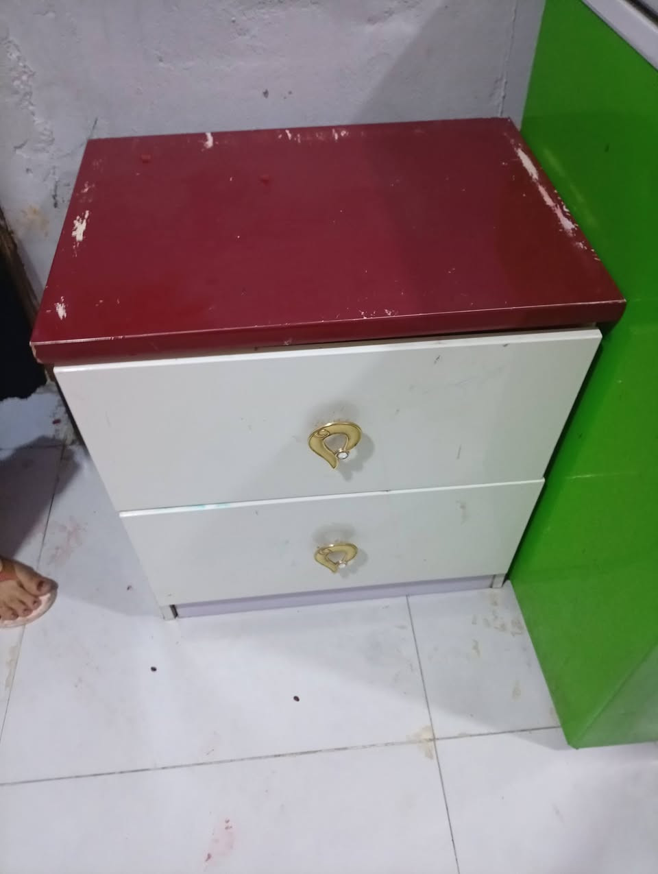 غرفه للبيع نضيفه رايدها ب500 وبيها مجال حك الكروه ***********
