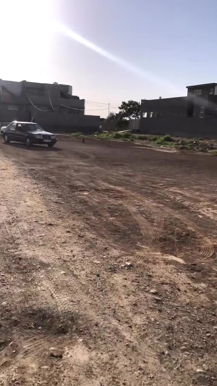للبيع قطعه سكنيه المساحه ٢٦٠ متر الموقع خان بني سعد مقابيل المراديه قرب مركز الصحي المراديه  واجهيه ٢٢ ونزال ١٢ متر طابو سند ٢٥ اقرار محكمه السعر ٢٥ مليون للاستفسار ***********
