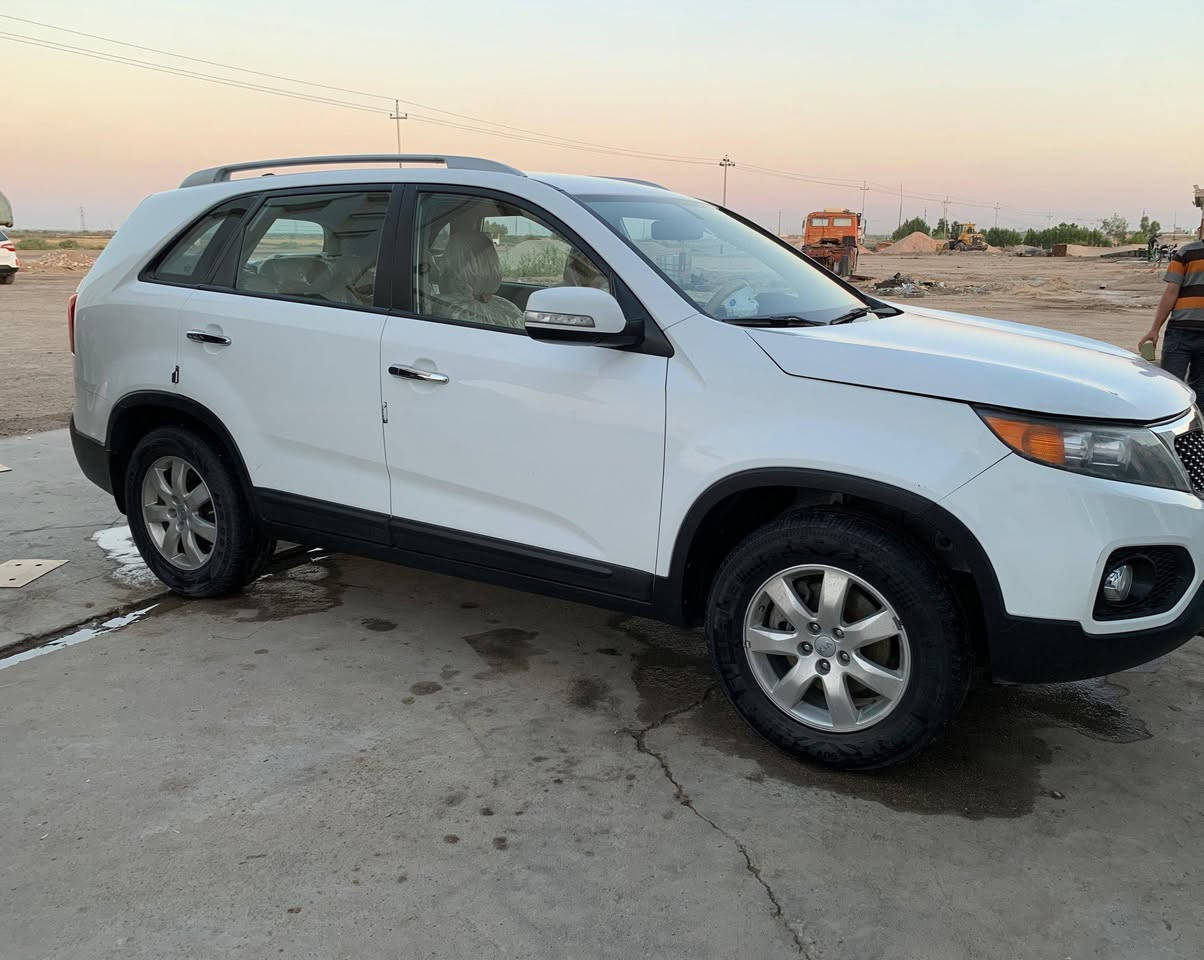 السلام عليكم
سورنتو 2013 خليجي بأسم والدي
 مكفولة كفاله عامه مكينة 2400 دوش 
رقم بغداد لايوجد غرمات 7 راكب 
مابيها اي نقص شرط جرس بال120
تبريدها 3 قطع شغال تدفئة تبريد
سياره مكفوله من بارد و صبغ و تبديل 
سياره بعدها بنظافه الزيرو شرط سونار 
مابيه نقص لو ربع دينار 
سعرها 175 وبيها مجال مكانها ذي قار
رقم هاتف والدي ***********
مامتواجد ع خاص
