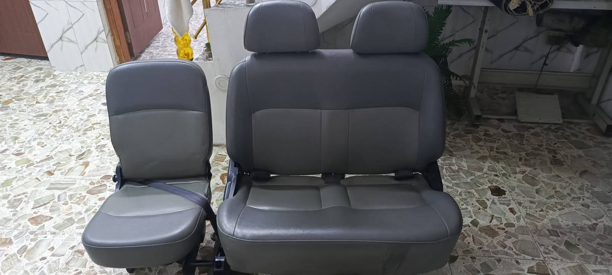 السلام عليكم   كشن ستاركس. جلد. سياحي. جديد. نضافه 100/100  السعر 260 وبيه مجال    بغداد.   أتصل على الرقم. ***********    وتدلل.
