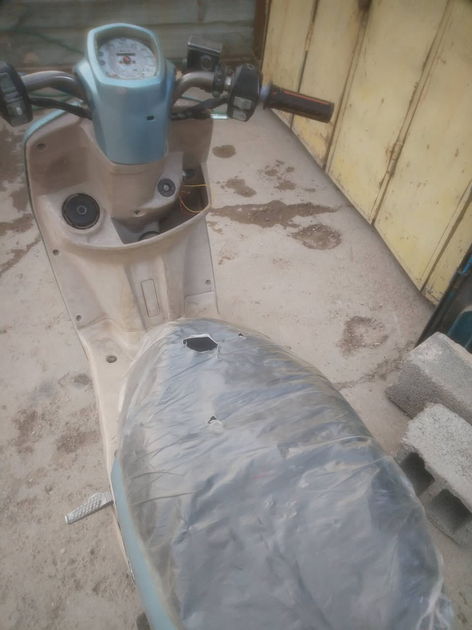 السلام عليكم دراجه سعرها 250 بها مجال قليل مكان بغداد الشعب جمعيات ***********
