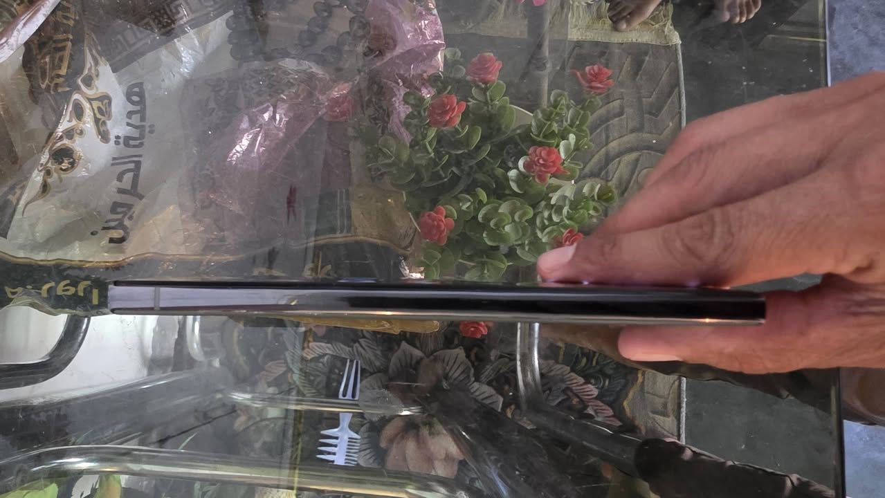 سامسونك 23 الترا
اذكره 256
عين الفهد
نسخه الأمريكيه 

شريحه 2

جهاز كله عربي 

بي فطر ب كلاس بسيط ما ماثر عليه 
مكاني بغداد صابيات جسر الدوار 

سعره  500 بس الملحقات مالته ماخذها 75,000 بالعافيه اللي ياخذه

اتصال فقط ما موجود على نت 

***********
