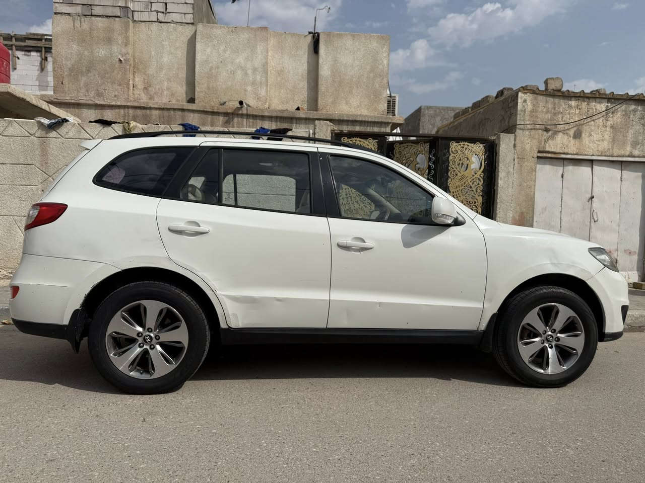 سنتافي مديل 12سياره مال جناي بيهه بس قبق جنطه مبدل باقي كفاله سياره نضيفه احله من صور 
مكلف بنشر رقم راعيهه بسمه سياره 
***********
