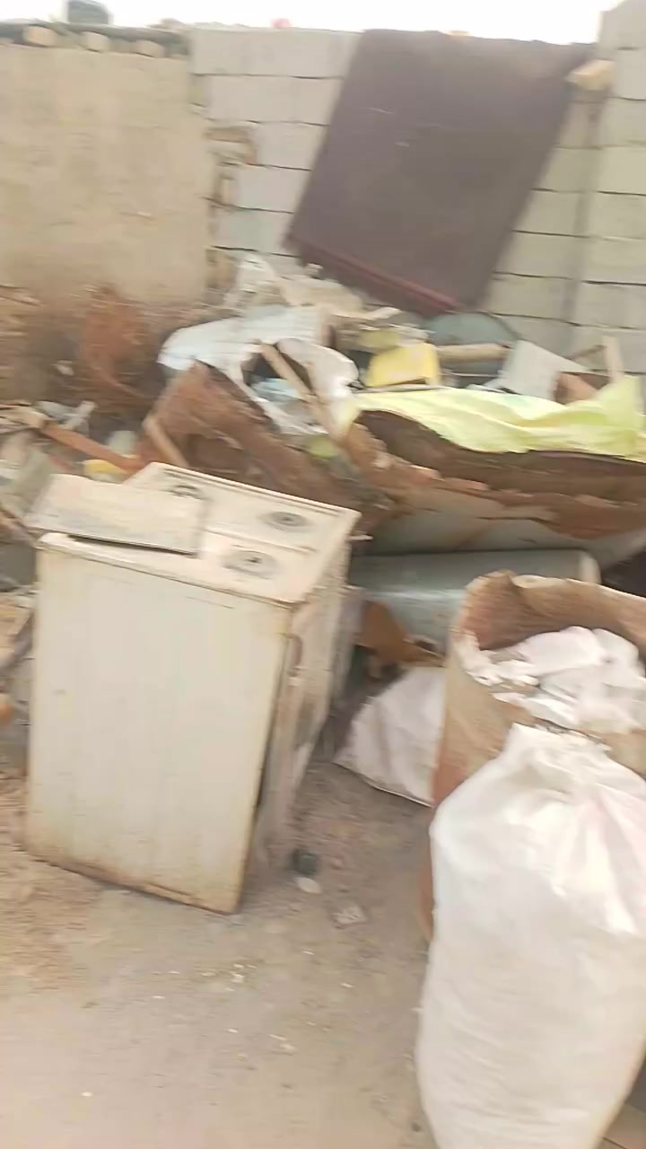 العنده سكراب حديد ايشي عدكم اشتري ماطورات سبالت مولدات كيبلات صفر فافون خبز طحين
انتصل عل وقم او مراسلة الصفحه ***********
