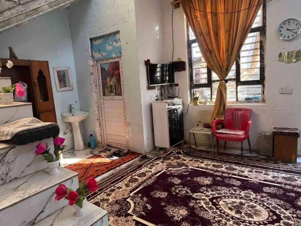 دار سكني للبيع مساحته125مربع العنوان ورديه ابو كيره
يتكون من غرفه كلدور صاله مطبخ مع مجمع صحيات داخلي وخارجي مع منور خلفي
نقص البيت البيتونه سندويج والمطبخ نقص جدران والسطح
طابو زراعي سند25

مكتب وعقارات الوارث
***********
