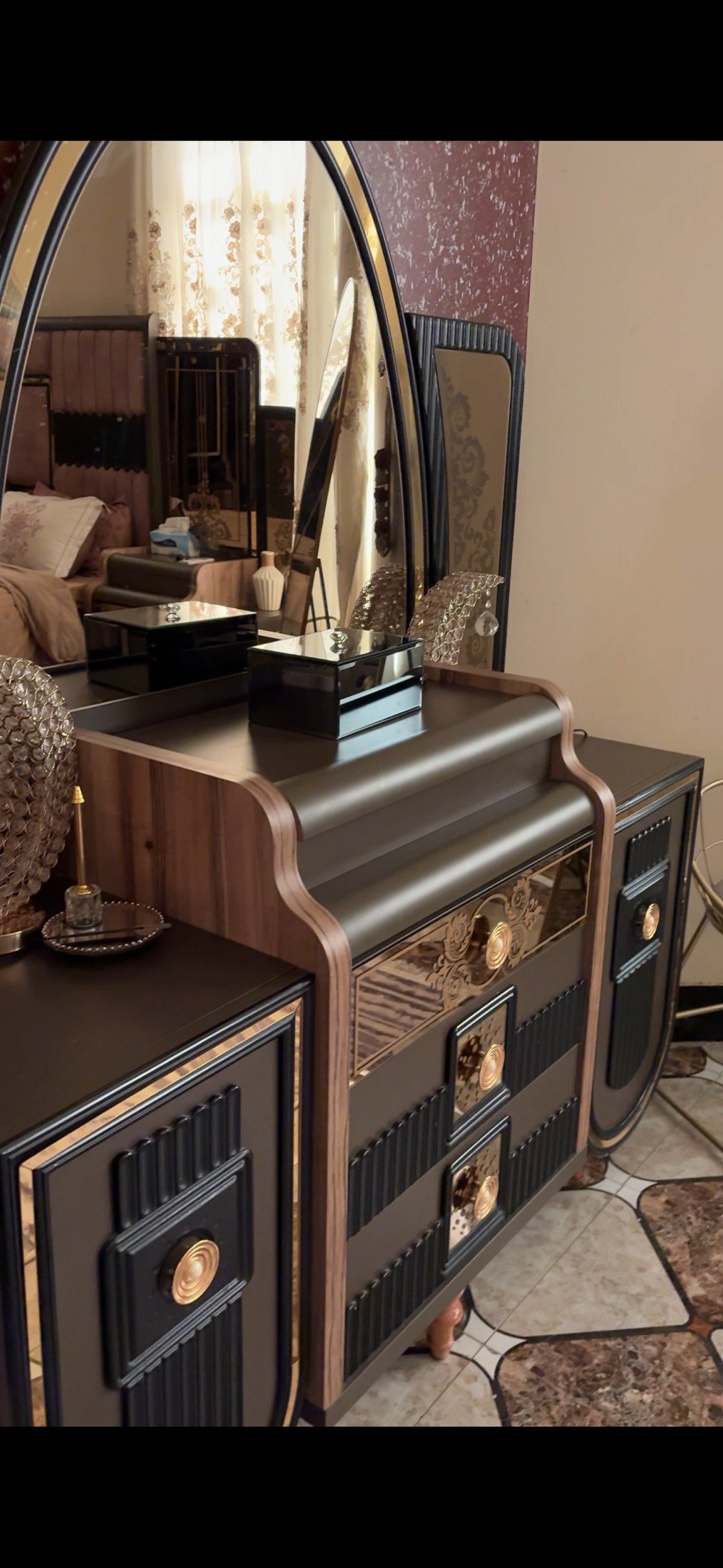 الحغيفي الثانيه 
غرفه نوم قليل الاستعمال