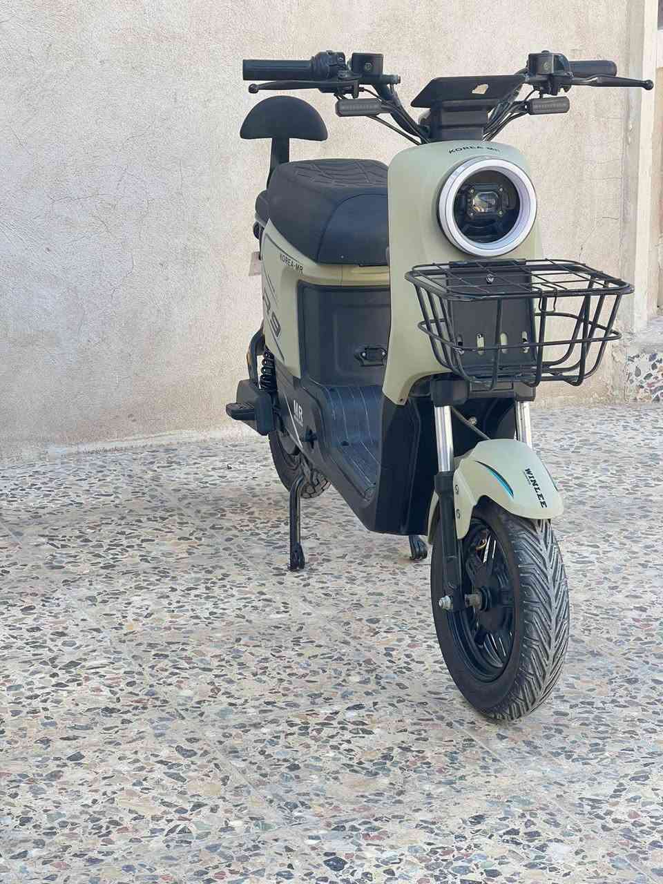 السلام عليكم دراجه شحن R9  بطاريات 5 دبل  كبار  الدراجة  ما بيها اي عطل السعر 430 وبيها مجال بسيط العنوان البصره الزبير الاستفسار***********
