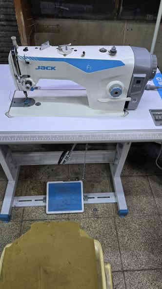 السلام عليكم مكينه جاك جديدة ممستعمله ابدا للبيع السعر ٣٠٠ وتجي وتشوف شغلها والنعومه المكان بغداد الجديدة ***********
