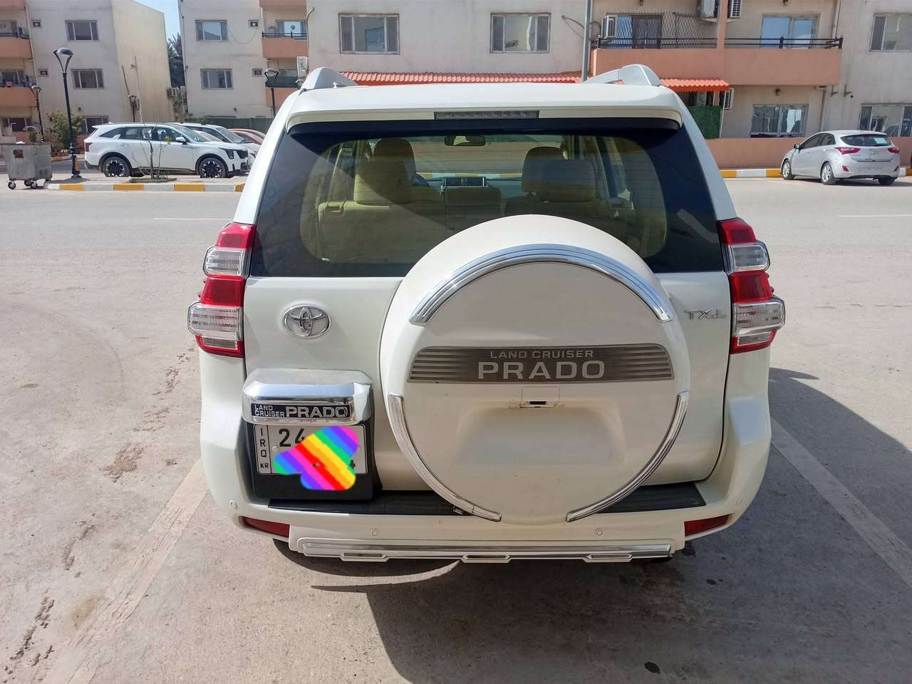 السلام عليكم لاندكروزر برادو ٢٠١٤ للبيع رقم شمالي 
مكينة ٢٧٠٠ / ٤ سلندر ما مفتوحة شركة عامة

سيارة كفالة عامة حتى دعاميات لا بارد ولا صبغ

مواصفات خليجية كشن كهربائي  ٧ راكب ٣ قطع تبريد

مازدات أسود زنون سيارة أحلى من الصور وبأسمي
السعر   ٢٧٠ بيهة مجال 

للإستفسار الاتصال(  *********** )
