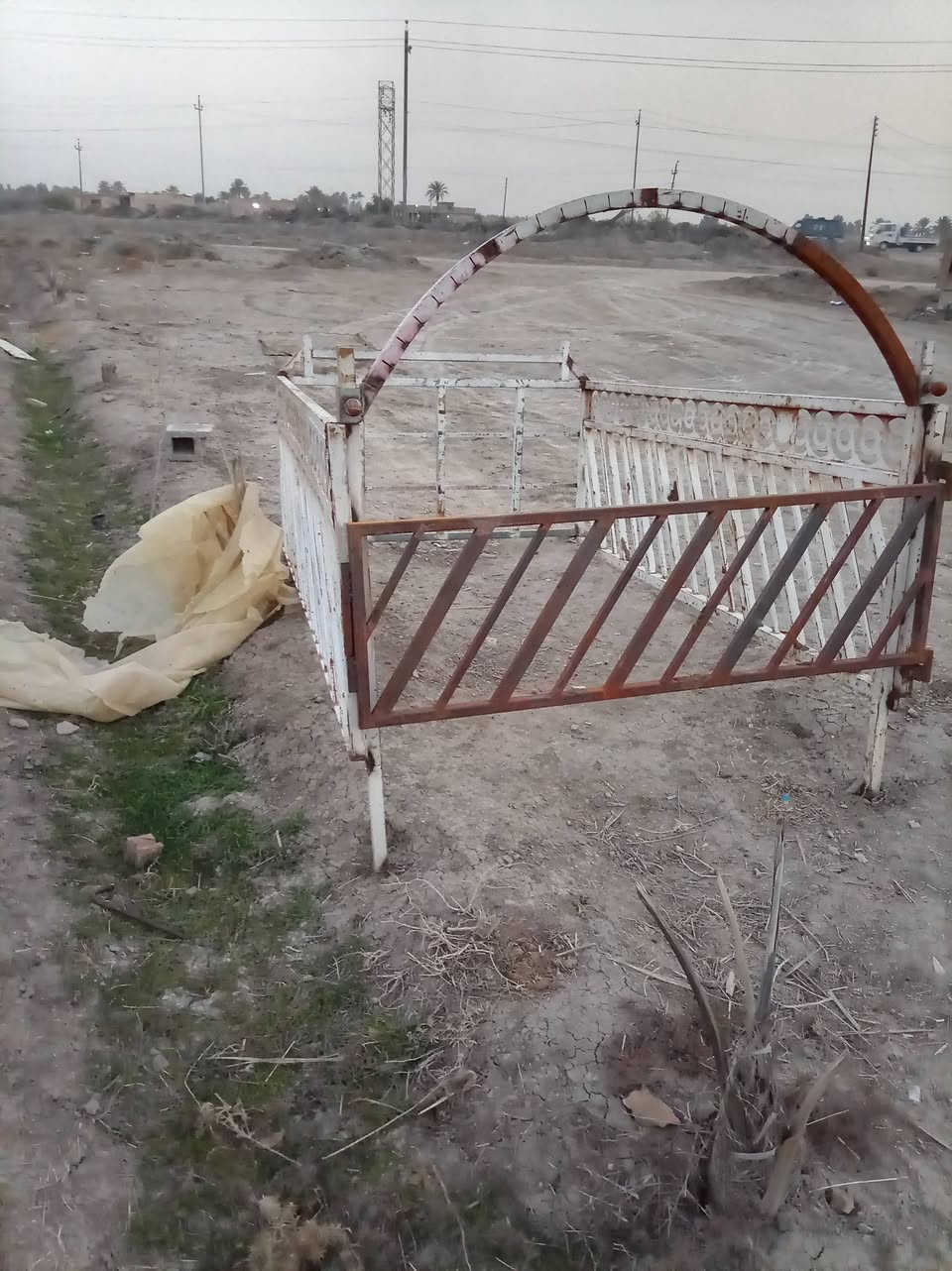 اسلام عليكم عندي محجر مال كيا بنكون البيع 7 جنكال المكان جسر سابع سعر١٧٥ وبي مجال رقم ***********
