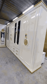 غرفة أخشاب – شغل عراقي درجة أولى 

غرفة  مكوّنة من 11 قطعة
شغل عراقي أصلي على موديلات تركية والإيطالية 

🔹 المواصفات:

✅الصبغ: درجة أولى

✅الداخل: صاج سماكة 4 ملم
✅القاعده وسكف بلوك صاج 
✅الضهر جرجوبة صب براغي

✅الواجه /11MDF/ملم

✅الكنتور: 6 أبواب
✅عرض الكنتور /320/سم
✅الارتفاع /240/سم
✅عرض زاوية الملابس/110/سم

✅ملحق داخلي زائد قاصة داخلية💸

✅سكك تحفير داخل الخشب

✅ وعمل درجة أولى

💰 السعر:
مليونين ونص
➕ الشدّ والنقل داخل بغداد
📦 باقي المحافظات: كل محافظة حسب كروتها
☎️***********
☎️***********
