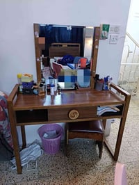 غرفة شبابية للبيع نفر واحد ثقيلة وماركة اطار الكنتور والميز تواليت كله...