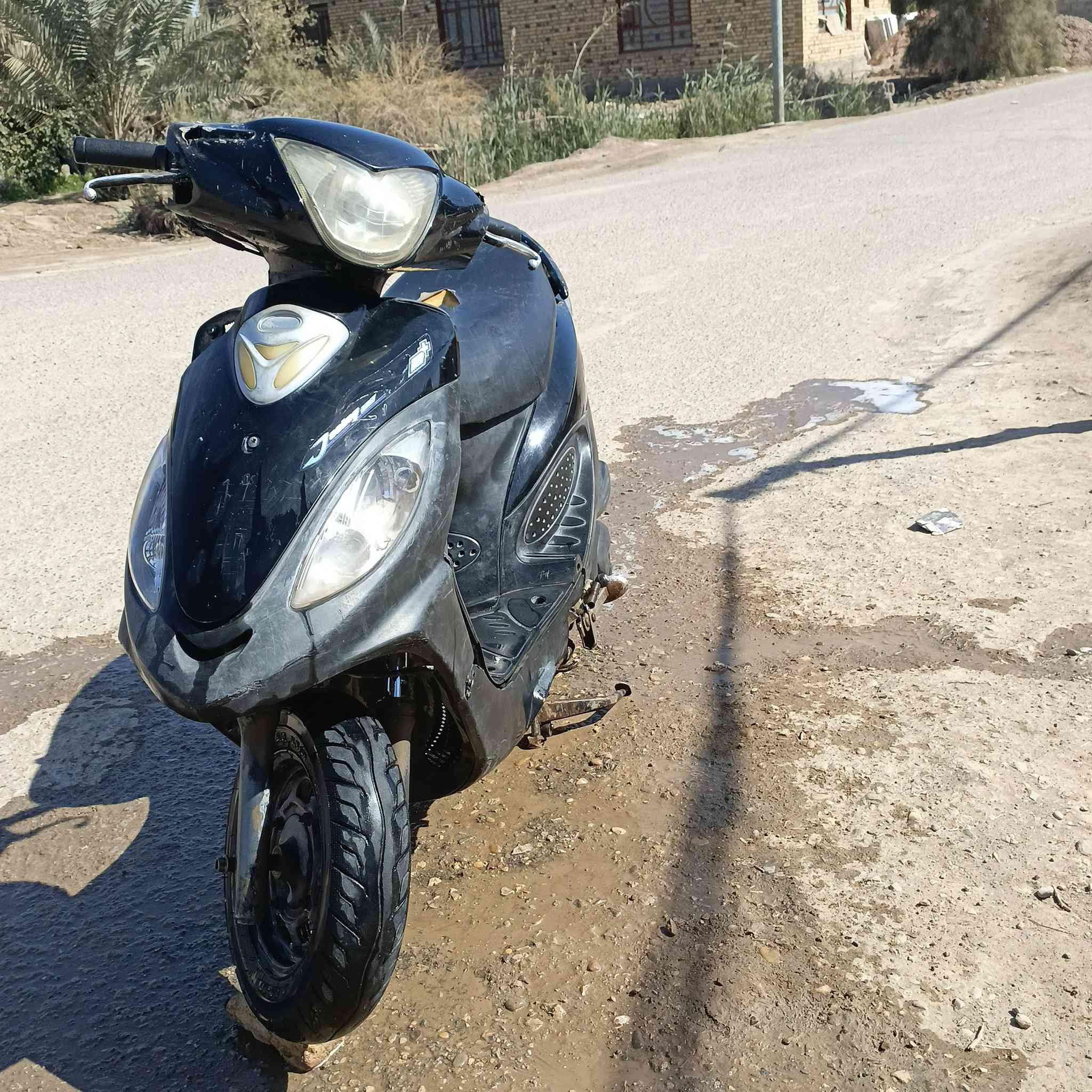 سلام عليكم شباب كامكو موديل 2013  البيع  محرك 125 السعر 600وبيه مجال   ***********
