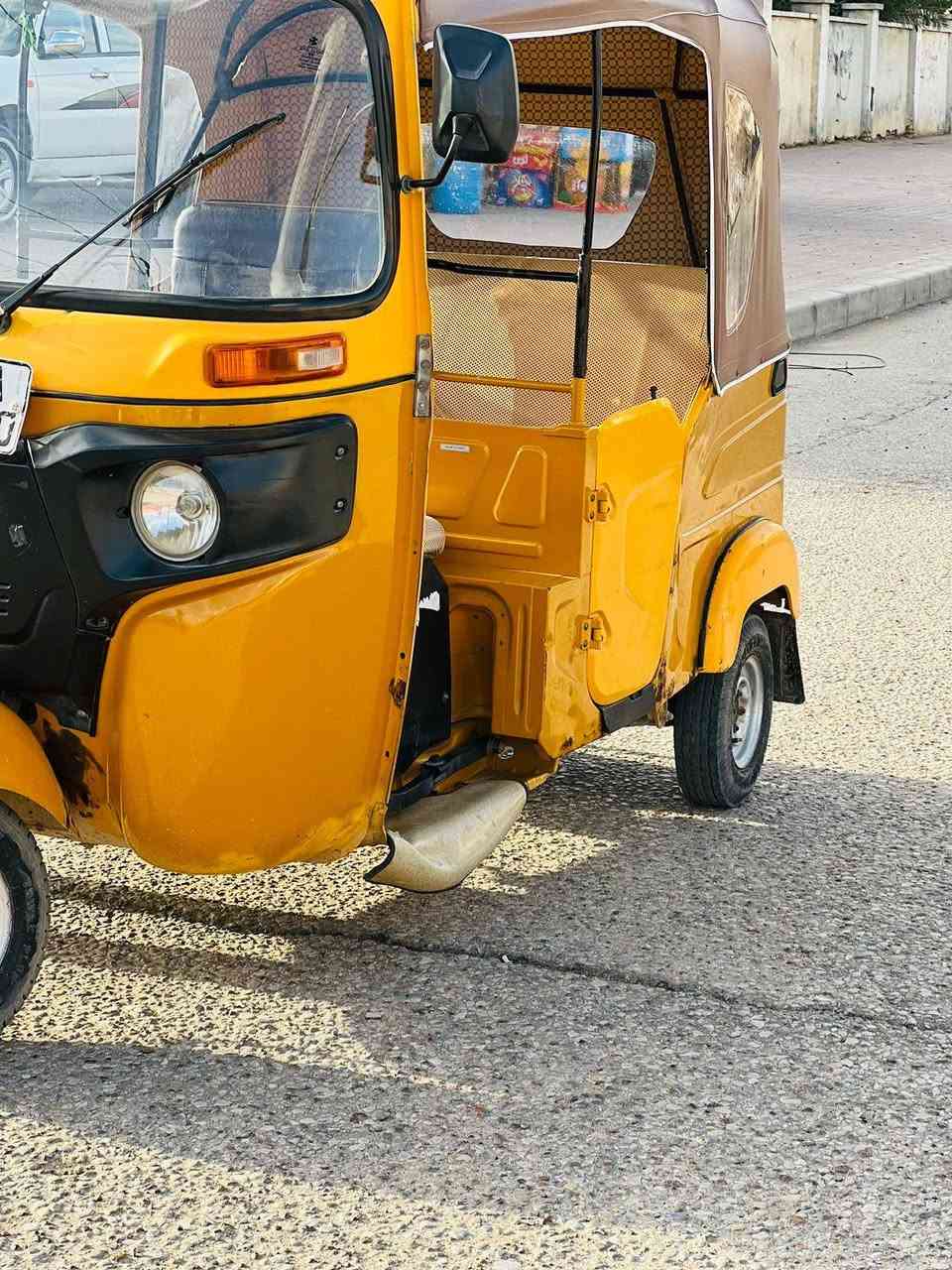 متاح تكتك لبيع 21سنويه ورقم تكتك المحرك ما مفتوح بس بيه اكسن لا صبغ والا معجون بيه السعر ب6750 وبيه مجال حق الجيه  ***********
