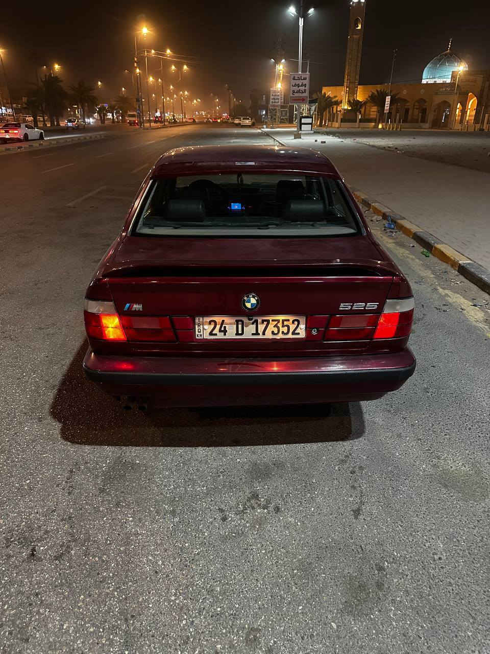 سلام عليكم BMW
للبيع او امراوس حسب القناعه
موديل 1991 كفاله السياره بدون ضربه
حجم 535 
مكينه وكير حاويه 528 دبل فانوس
اكزوز رياضي تفصال كامل
حداديه قبل 3 ايام شاده صدر كامل
تبريد شغال ثلج
ويل 18  Mتو سايز وتخم تاير جديد
كهربائيات كله شغاله 
مكاني نجف للتواصل واتساب
***********

سعر  70$ وبي مجال
