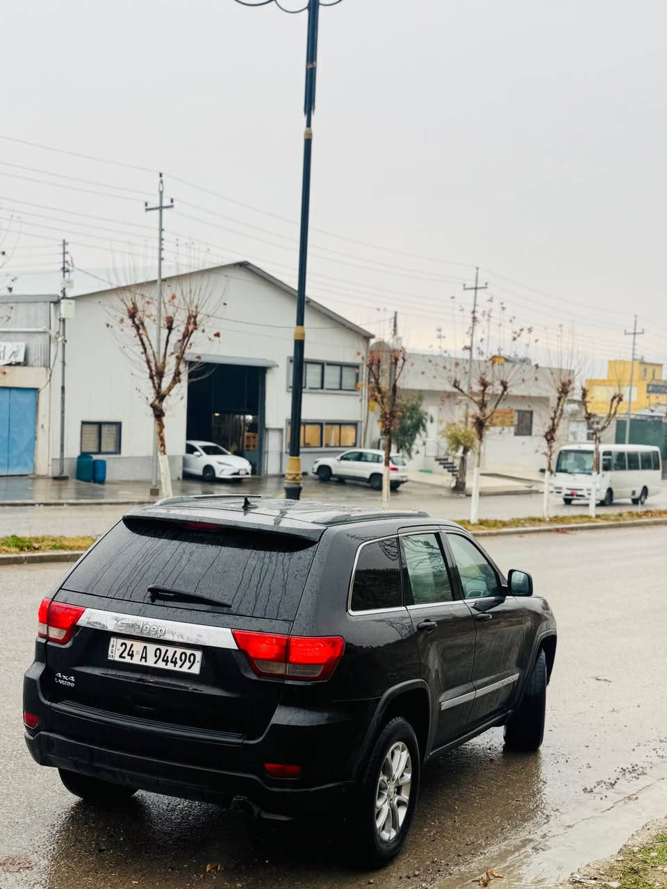 جيب لاريدو موديل 2011 دبل اكسل 
رقم سنوي جديد تحويل وكاله بشرط 
گير محرك بشرط 
بيها نص باب نفر صبخ + نص قبخ سندوق
بدون دواخل بدون ارباك 
مكاني دهوك 
سعر 141$ 
رقم موبايل *********** زاخو, دهوك
