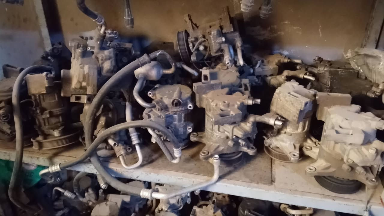 سلام عليكم ورحمة الله وبركاته يتوفر لدينا قطع غيار سيارات اليابانية كورلا كامري (كنبريسر /دينمو / مشط ستيرن/ اذان محرك /سلف / قمجي كير/ باور ستيرن / باور +عنبار / )

العنوان بغداد الطالبية ساحة 83 مجمع بغداد 

للتواصل الاتصال على رقم الهاتف (***********)

يوجد توصيل لجميع محافظات العراق .
