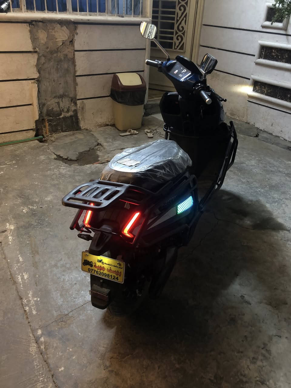 للبيع دراجة شحن زيرو مماشية السعر مليون و ٧٠٠ وبيها مجال للشراي ( الشراي يراسلني او يتصل موجود وتساب ) 
***********
