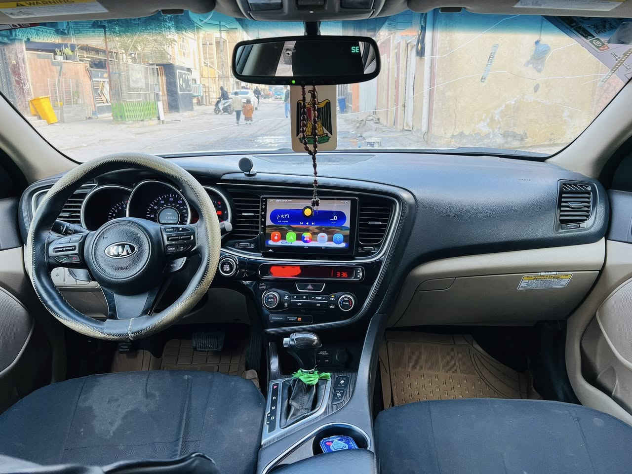 سلام عليكم
كيا أويتما للبيع موديل 2014 وارد امريكي فول مواصفات  بصمه تحكم ستيرن كشنات كهربائي بنراما تدفئه تبريد بل كشنات مكينه 2400 GTI حادثه باب وجاملغ شوي صبغ وجاملغ الكدام ابدل انطخ وبدلته بدون دواخل الاصلي موجود 
العنوان بغداد مدينه الصدر 
رقم الشاصي:5XXGN4A71EG319867 

السعر : 115$
***********
