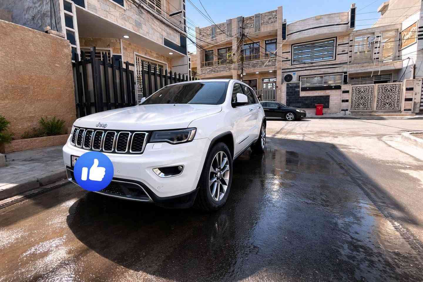 سلام عليكم
جيب لاريدو خليجي لمتد 
موديل 2018
رقم بغداد انكيليزي 
فول ال فول
بانرامة جلد 4 شاشات
جنطة كهرباء 
مكفول من الضرر والصبغ كفالة عامة 
السعر 268
مكان بغداد***********
