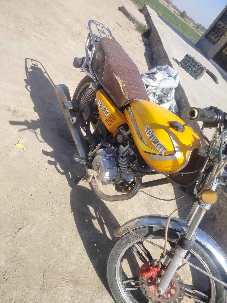 السلام عليكم دراجه للبيع سيفان للبيع موديل 23 اوراق كامله كارتونيه محرك مفتوح ولفات 01فقط  السعر 450وبيهه مجال الموقع القاسم الاتصال ع هاذ الرقم 
‏‪***********‬‏
