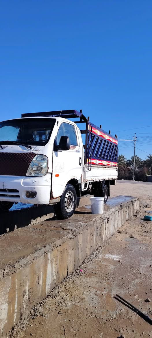 السلام عليكم كيا للبيع موديل 2005 محرك 2700 مكفول سعر75 كير ومحرك سياره مصفرهم***********
