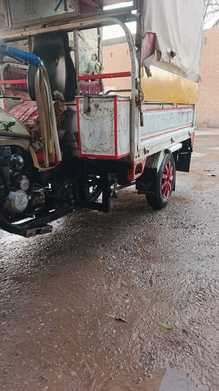 ستوتة للبيع ٢٠١٦اوراق اصولية مابيهة اي نقص ***********
