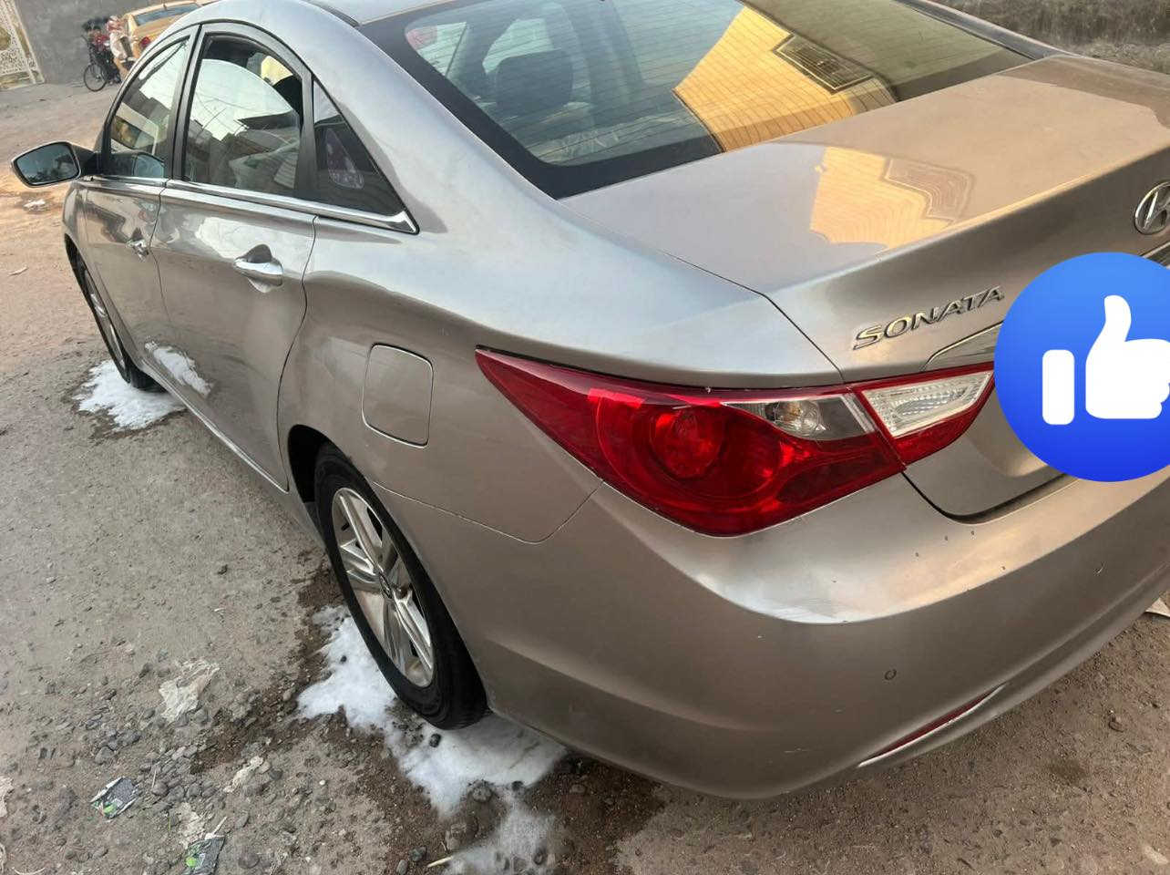 السلام عليكم سوناتا ادوات ادوات
بانزين بانزين ..  2000دوش
مديل 14 فول مواصفات ماعده الفتحه بصمه.. كشنات كهرباء.. تدفئه تبريد فول  مري شفط تحكم ستيرن تخم تاير جديد حداديه مكينه كير كفاله 50 وبيه مجال قليل مكاني بصره
***********
