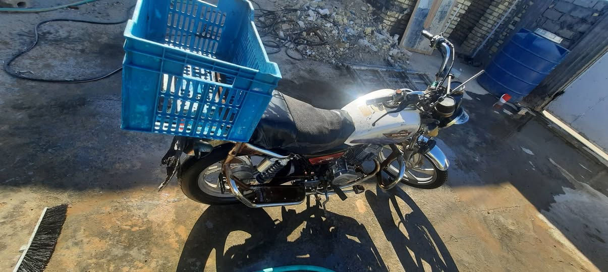 دراجه جوندا للبيع مثل ما بالصور شغاله عوزه باتري وچوب امامي
اوراق ابيع كوم حديد السعر ١٥٠ الف 
للاستفسار ***********
