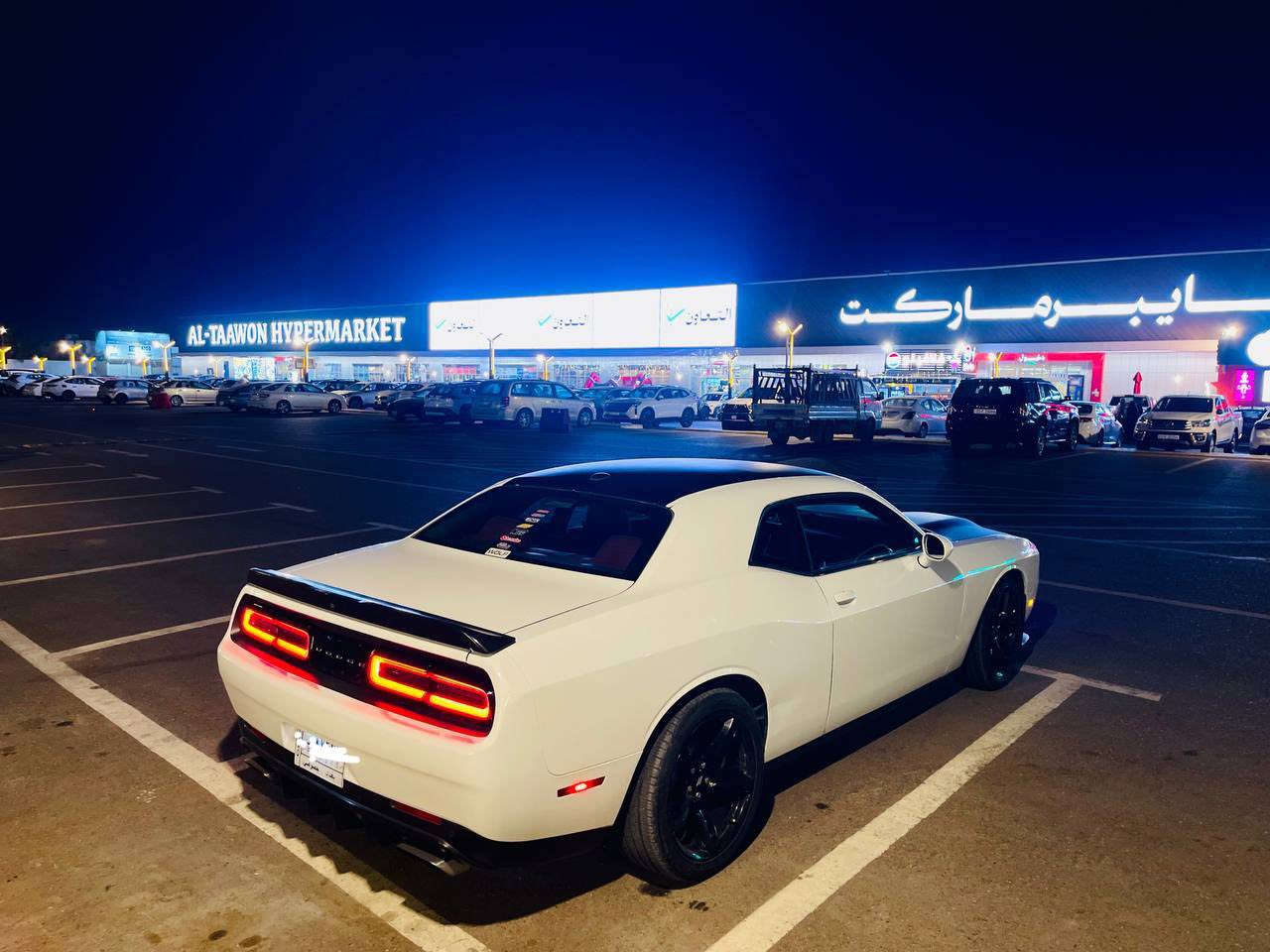 سلام عليكم 
جالنجر 2019 
‏.rt 5700
ماشي 24 جديده بالنسبه لموديلهة
سياره اني مستورد واول مالك الهة 
الاضافات:

كاج كان
تفريغ كامل عليهة
شوته jlt 
اكسل srt يعني ميحتاج تصرف عليهة
مازدات متغيره بلادي مو عمل الرخيص
عليهة فليم لهب كامل 
دركه srt
داخل احمر
ولحيه دفيوزر وباقي شغلات متنذكر
ادامة كامله للسياره
برمجة ايكل
ضرر السياره قطعتين بنيد وجاملغ وثنينهن امبدلات نفس الون مكفوله شواصي لغد الايسر بيه ضرر فقط
سياره بأسمي تحويل ثاني يوم
يريد تفاصيل يتواصل اهنا 
***********
